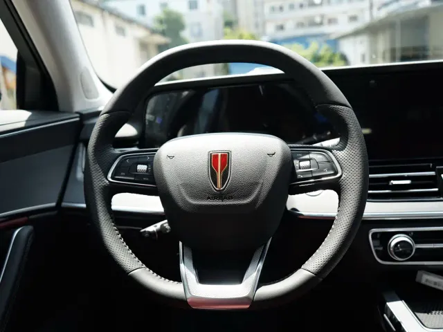 Hongqi HS5 — Фото автомобиля 17