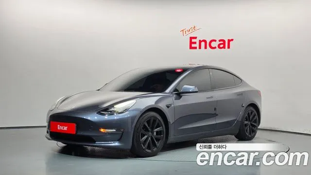 Фотография автомобиля — Tesla Model 3
