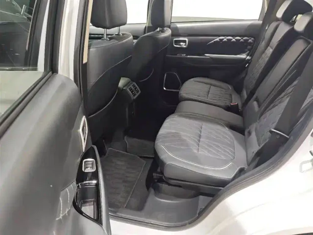 Mitsubishi Outlander — Фото автомобиля 11