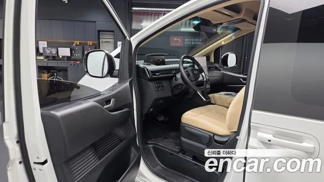 Hyundai Staria Staria 4WD Tourer 9 мест — Фото автомобиля 10