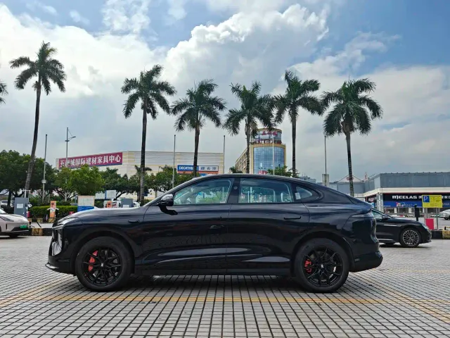 IM Motors LS6 — Фото автомобиля 5