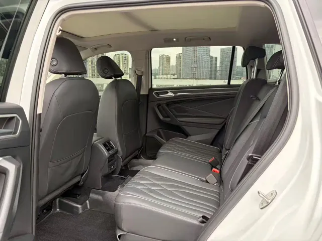 Volkswagen Tiguan L — Фото автомобиля 9