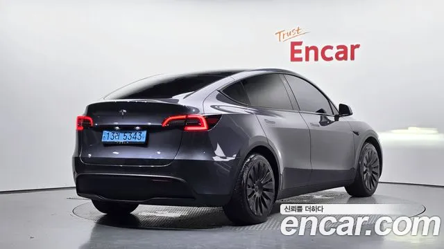 Фотография автомобиля — Tesla Model Y