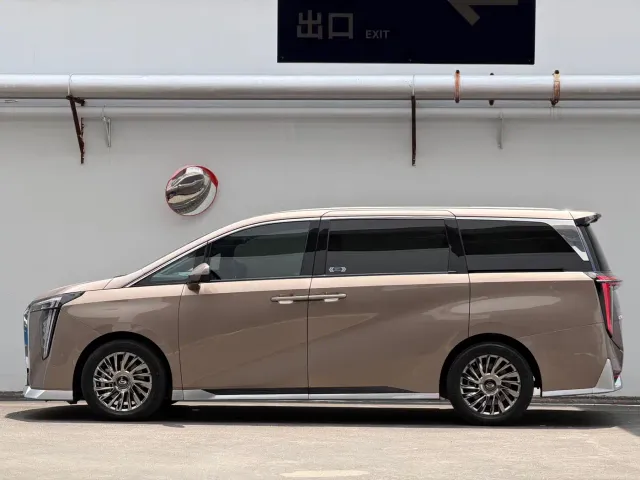 GAC Trumpchi M8 — Фото автомобиля 4