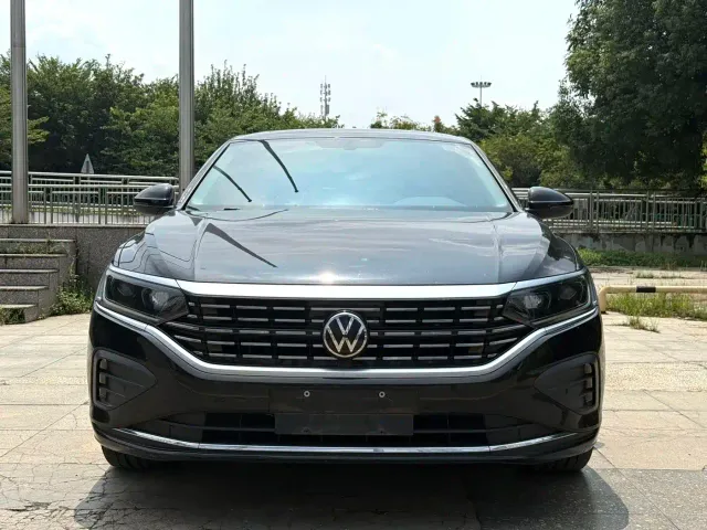 Volkswagen Passat — Фото автомобиля 2