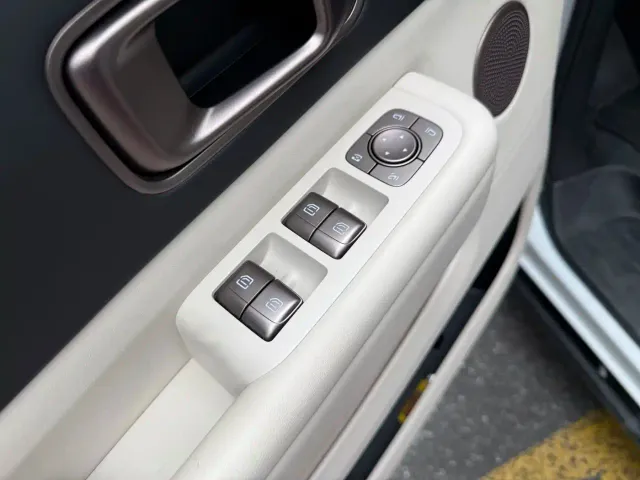 Li Auto MEGA — Фото автомобиля 8