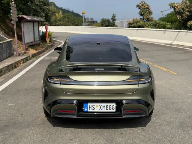 Xiaomi SU7 — Фото автомобиля 7
