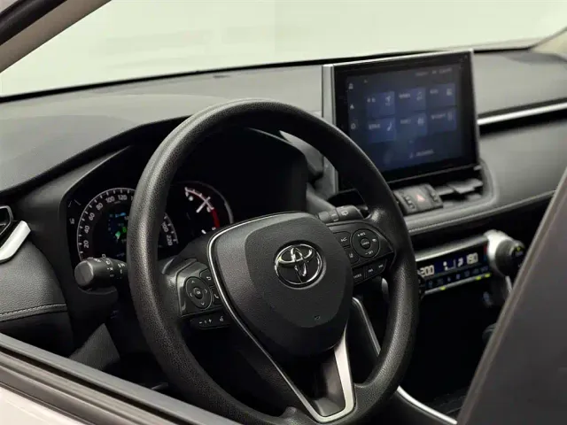 Toyota RAV4 — Фото автомобиля 14