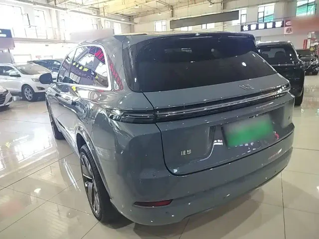 Li Auto L7 — Фото автомобиля 4