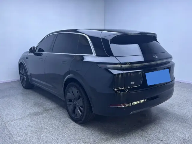 Li Auto L7 — Фото автомобиля 9