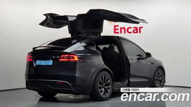 Tesla Model X — Фото автомобиля 2