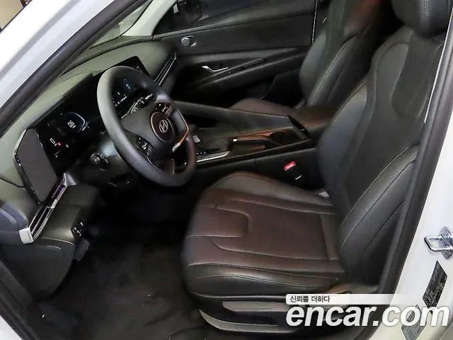 Hyundai Avante CN7 — Фото автомобиля 18