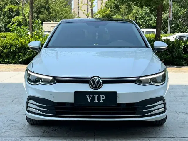 Volkswagen Golf — Фото автомобиля 2