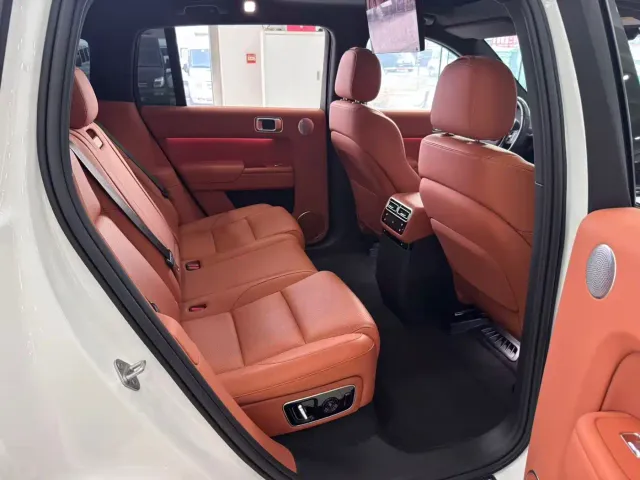 Li Auto L7 — Фото автомобиля 12
