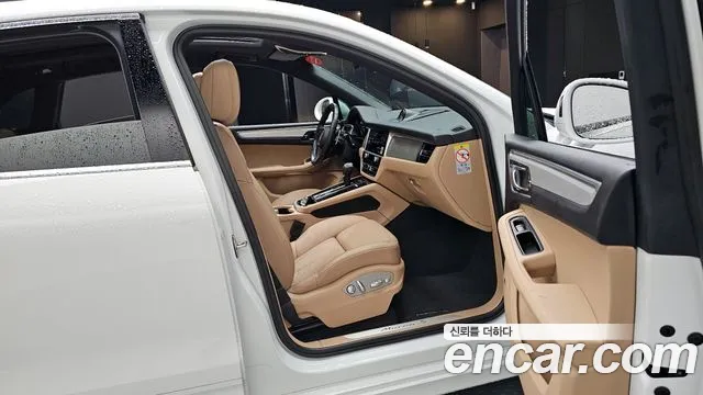 Porsche Macan — Фото автомобиля 11