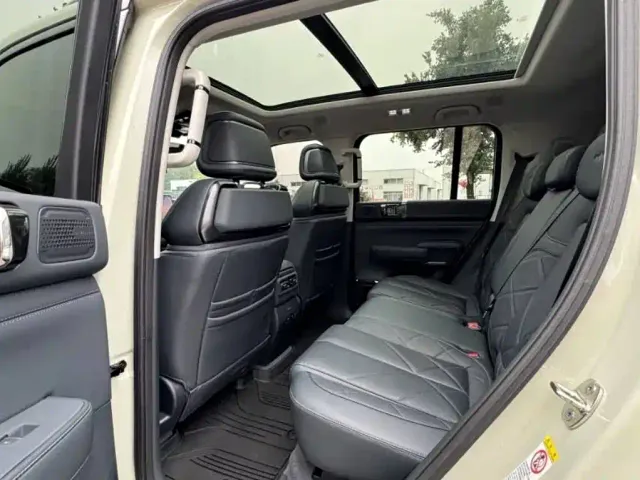 BYD FangChengBao Leopard 5 — Фото автомобиля 2