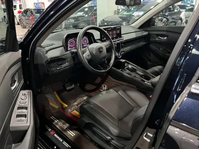 Honda Accord — Фото автомобиля 9