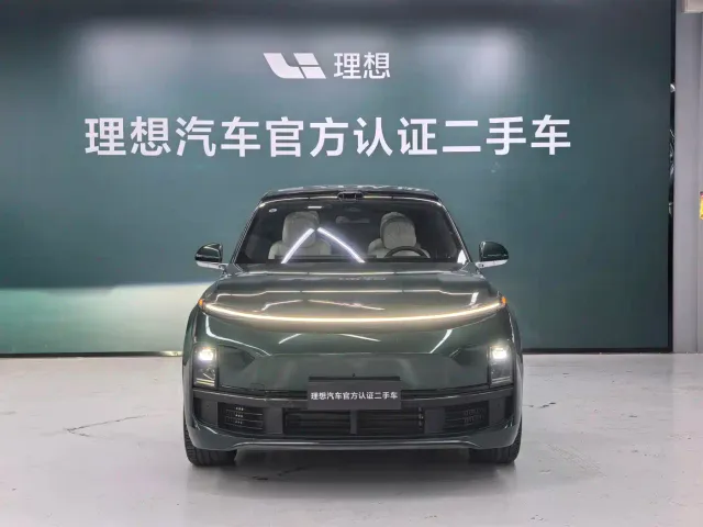Li Auto L8 — Фото автомобиля 2