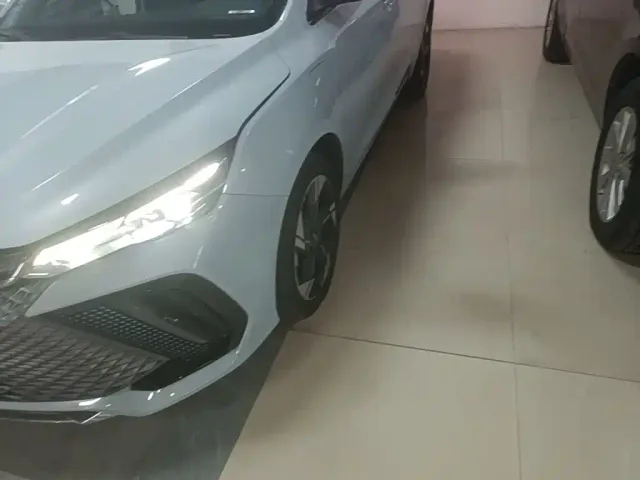 Geely Emgrand L — Фото автомобиля 22