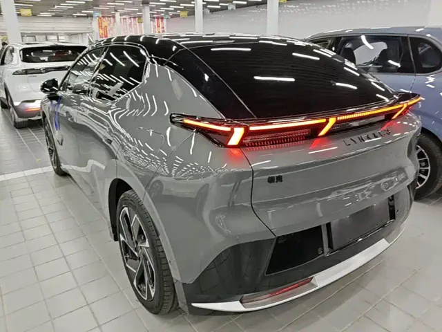 Lynk & Co Z20 — Фото автомобиля 4