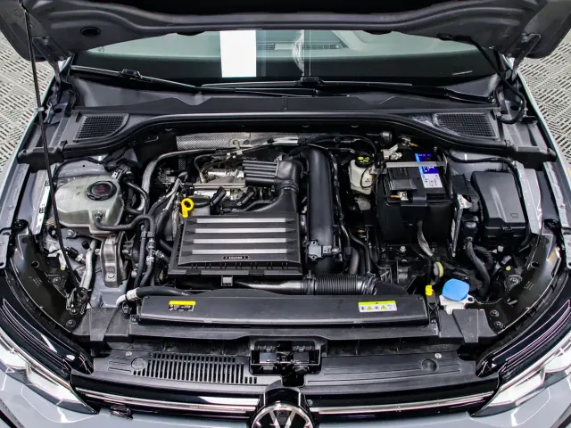Volkswagen Golf — Фото автомобиля 18