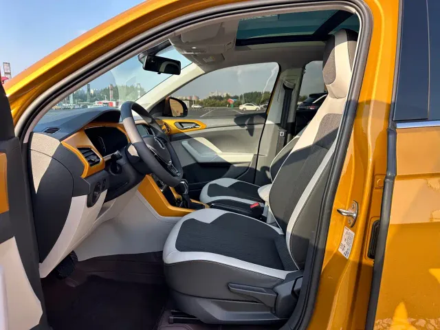 Volkswagen T-Cross — Фото автомобиля 4