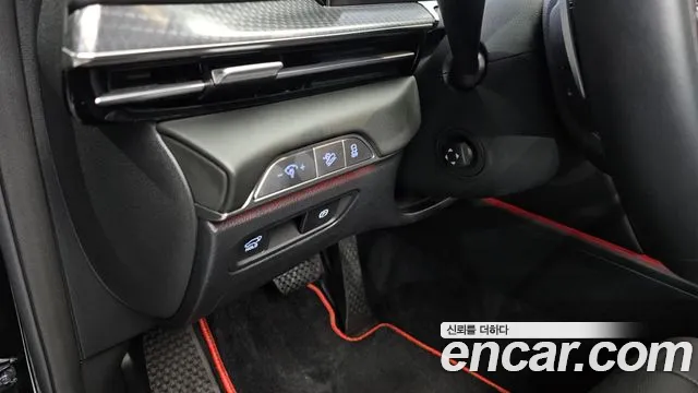 Genesis GV80 — Фото автомобиля 17