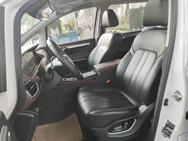 GAC Trumpchi M6 — Фото автомобиля 14