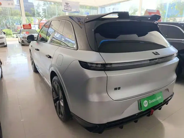 Li Auto L6 — Фото автомобиля 4