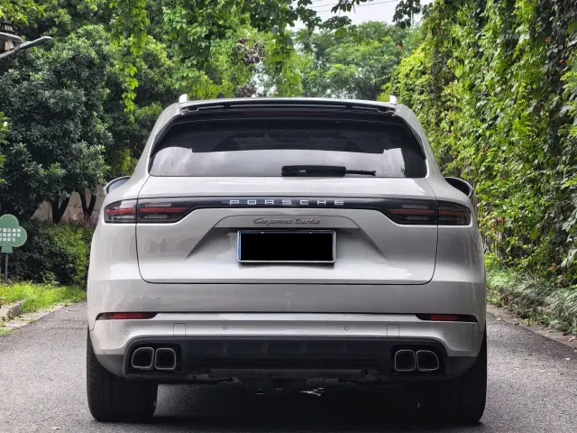 Porsche Cayenne — Фото автомобиля 13