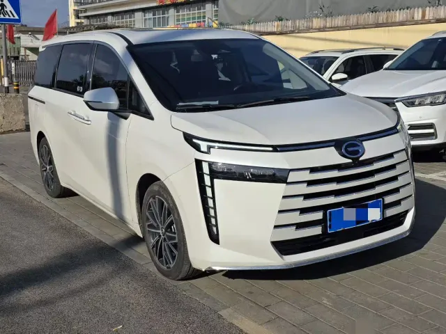 GAC Trumpchi E8 — Фото автомобиля 3