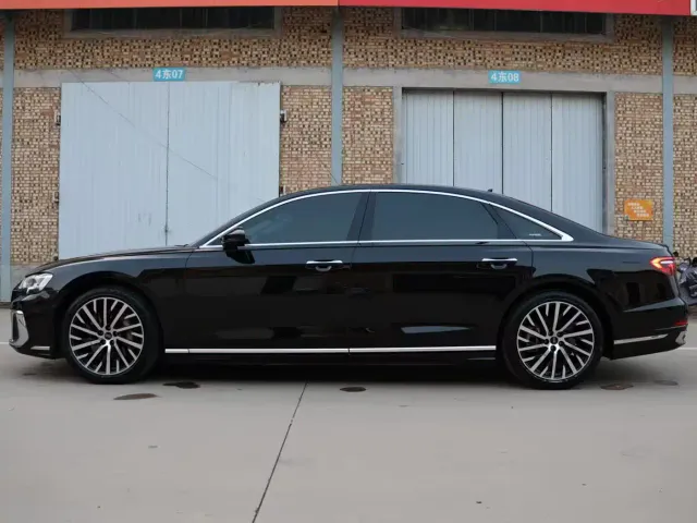 Audi A8 — Фото автомобиля 20