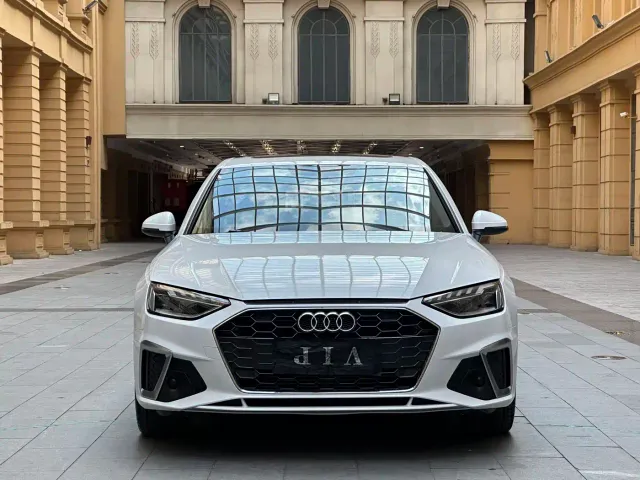 Audi A4L — Фото автомобиля 2