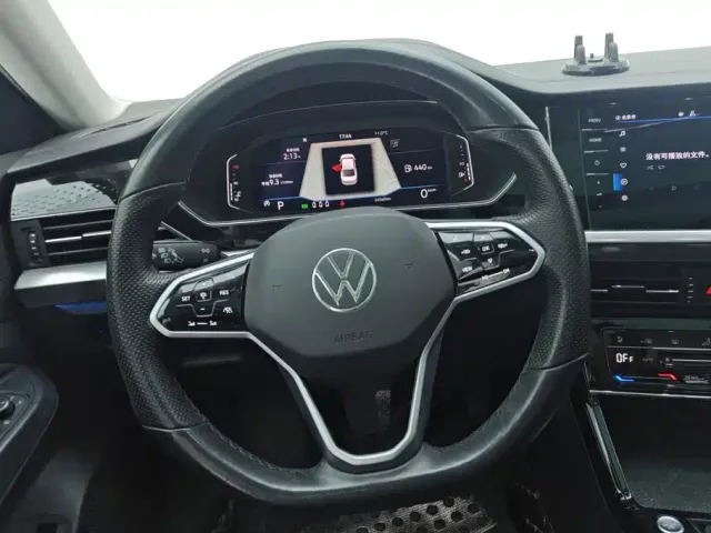 Volkswagen Passat — Фото автомобиля 15