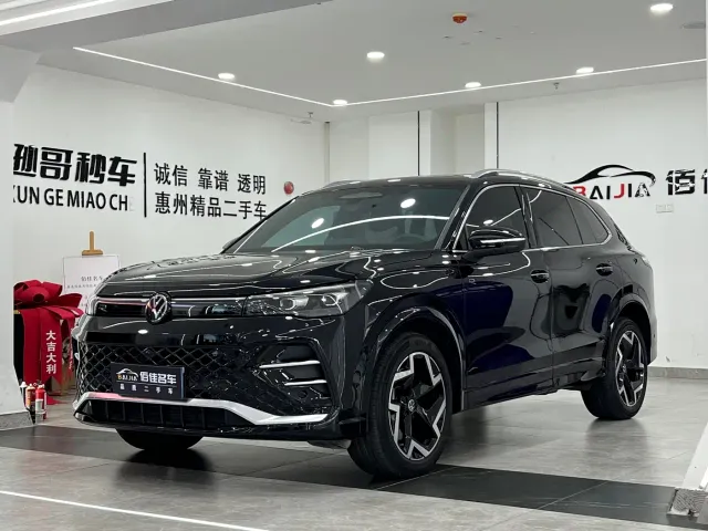 Фотография автомобиля — Volkswagen Tiguan L