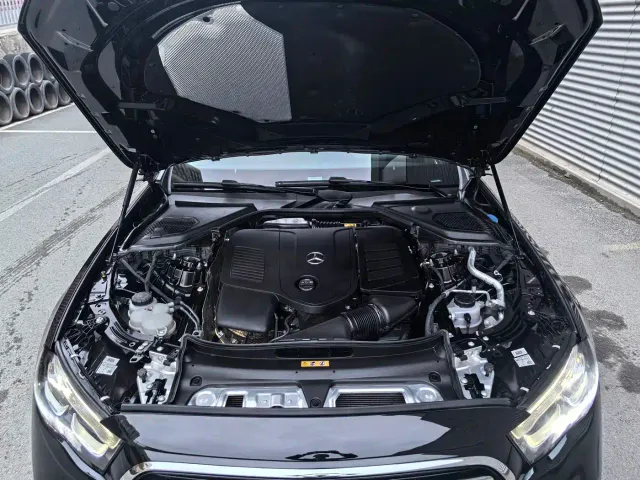 Mercedes-Benz E-Class — Фото автомобиля 13
