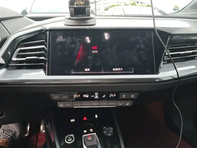Audi Q4 e-tron — Фото автомобиля 12