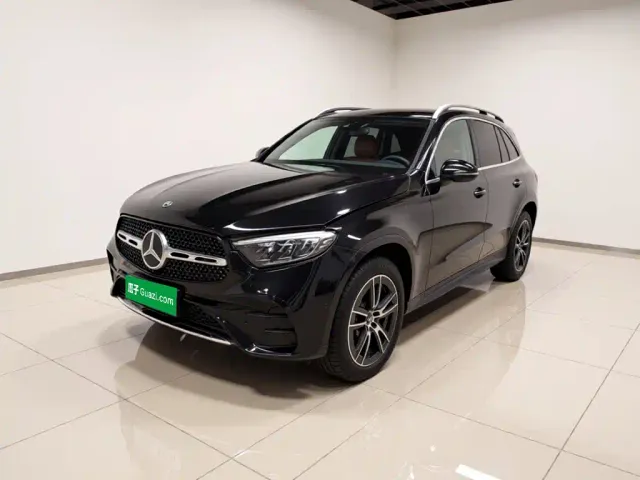 Фотография автомобиля — Mercedes-Benz GLC-Class