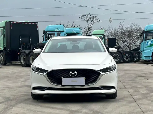 Mazda Axela — Фото автомобиля 2