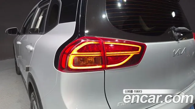 Kia Niro — Фото автомобиля 8