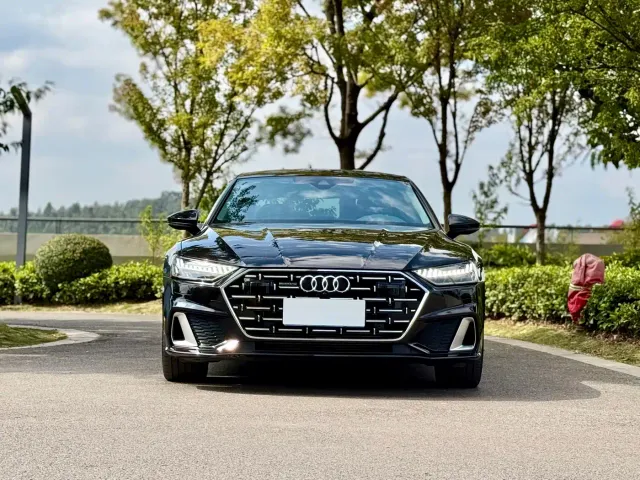 Audi A7L — Фото автомобиля 2