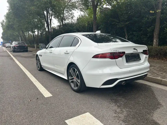 Jaguar XEL — Фото автомобиля 5