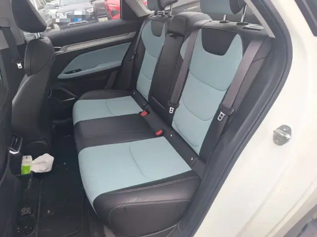 Geely Emgrand L — Фото автомобиля 14