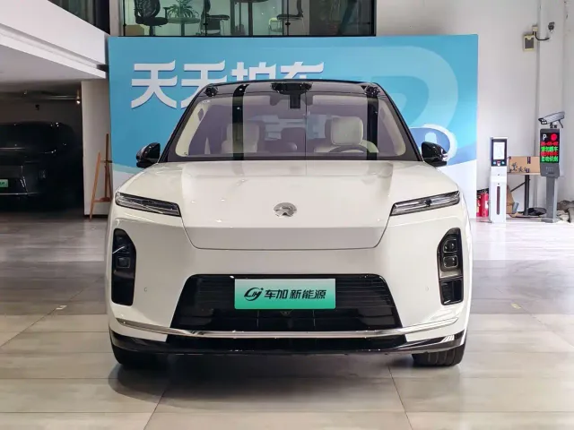 Nio ES8 — Фото автомобиля 2