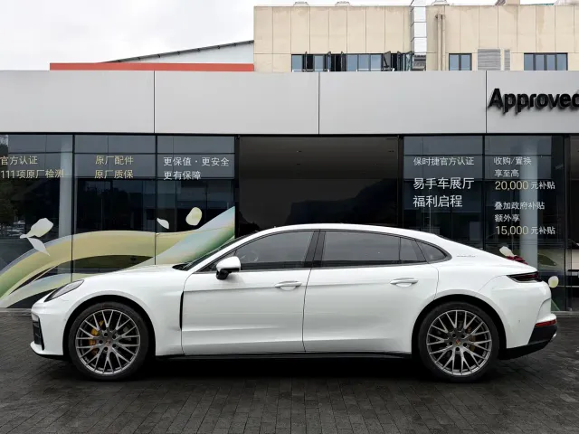 Porsche Panamera — Фото автомобиля 2