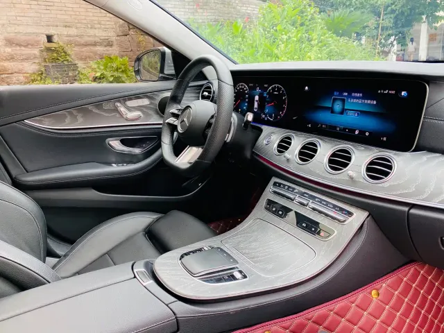 Mercedes-Benz E-Class — Фото автомобиля 19