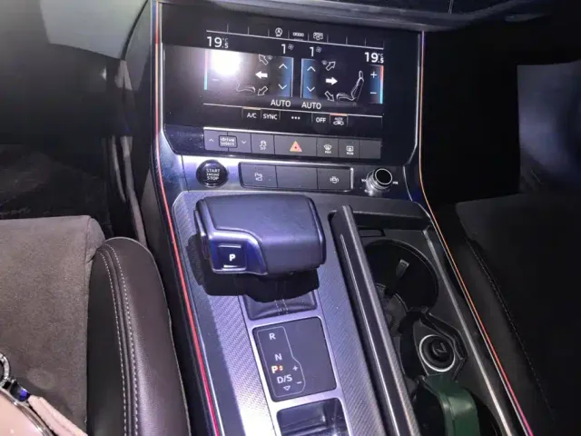 Audi A7L — Фото автомобиля 16