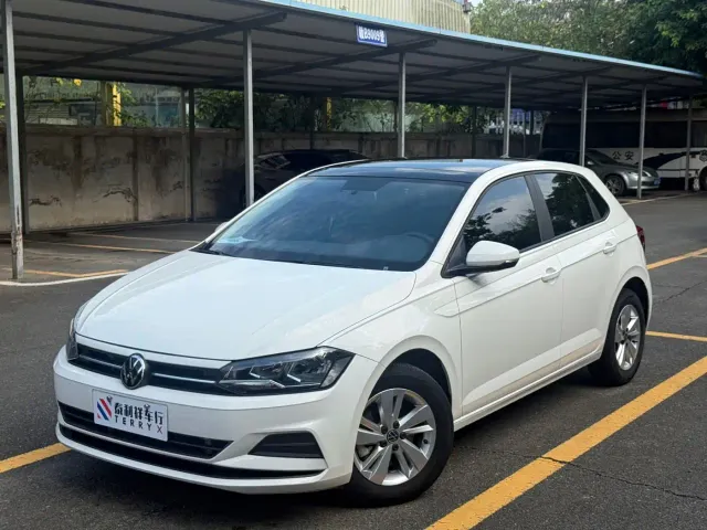 Фотография автомобиля — Volkswagen Polo