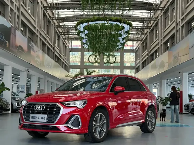 Фотография автомобиля — Audi Q3