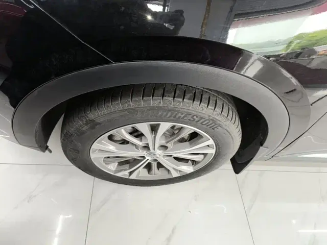 Buick Envision Plus — Фото автомобиля 22